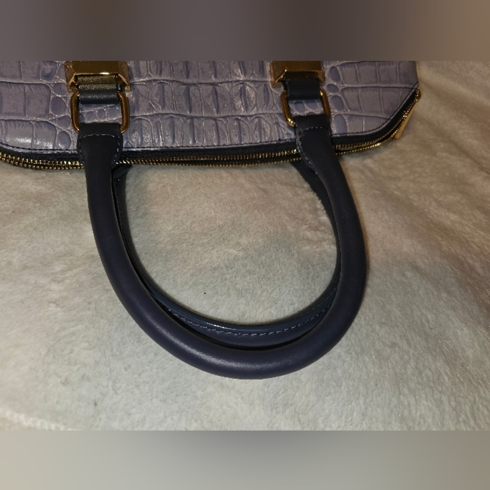 Shoulder Bag - Picture 3 of 7